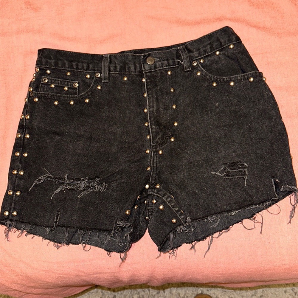 Concert / rave / distressed shorts / country concert